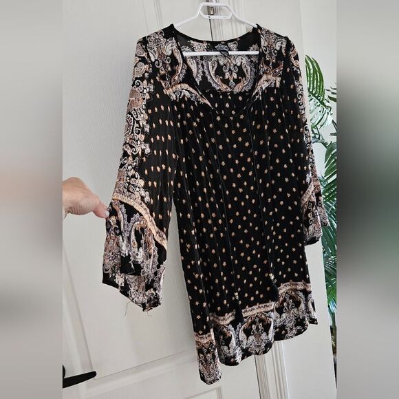 Angie Black and Cream Patterned Blouse - Picture 3 of 4